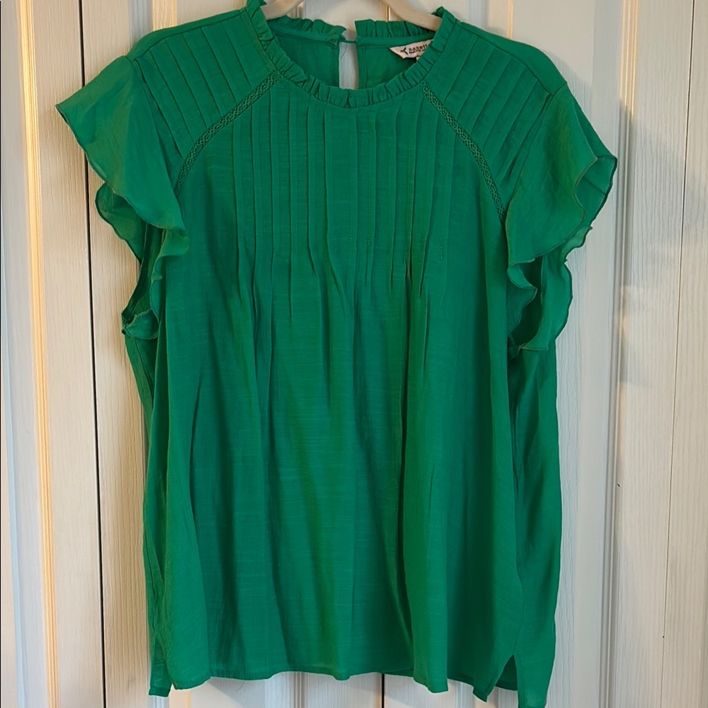 Nanette Lepore Pintuck Flutter Sleeve Top. Emerald Green. Size XL